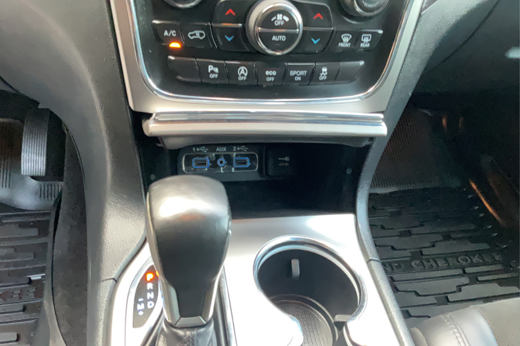 Used 2018 Jeep Grand Cherokee Altitude AWD/4WD image 34