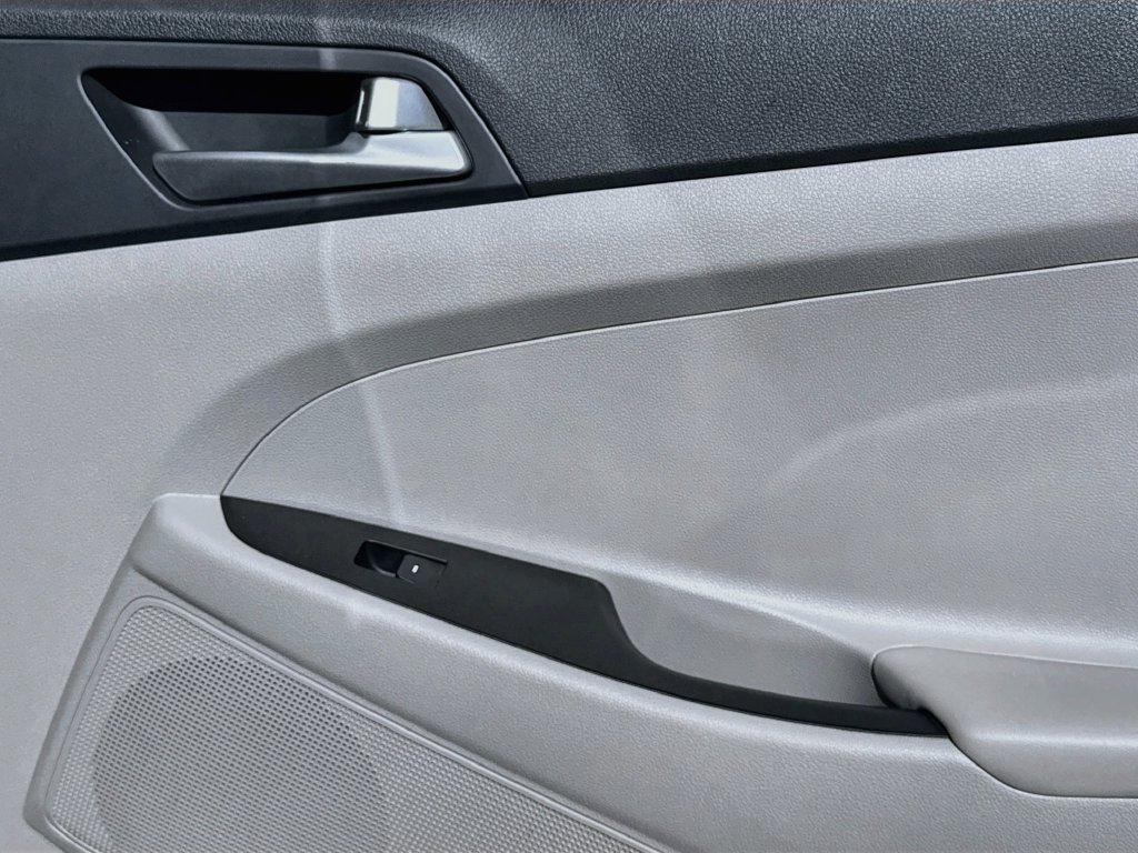 Used 2019 Hyundai Tucson SE FWD image 36
