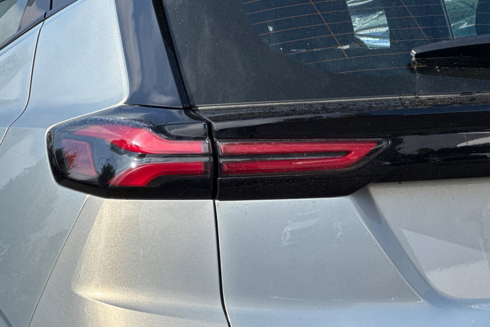 Used 2023 Chevrolet Bolt EUV LT w/ Comfort Package image 43