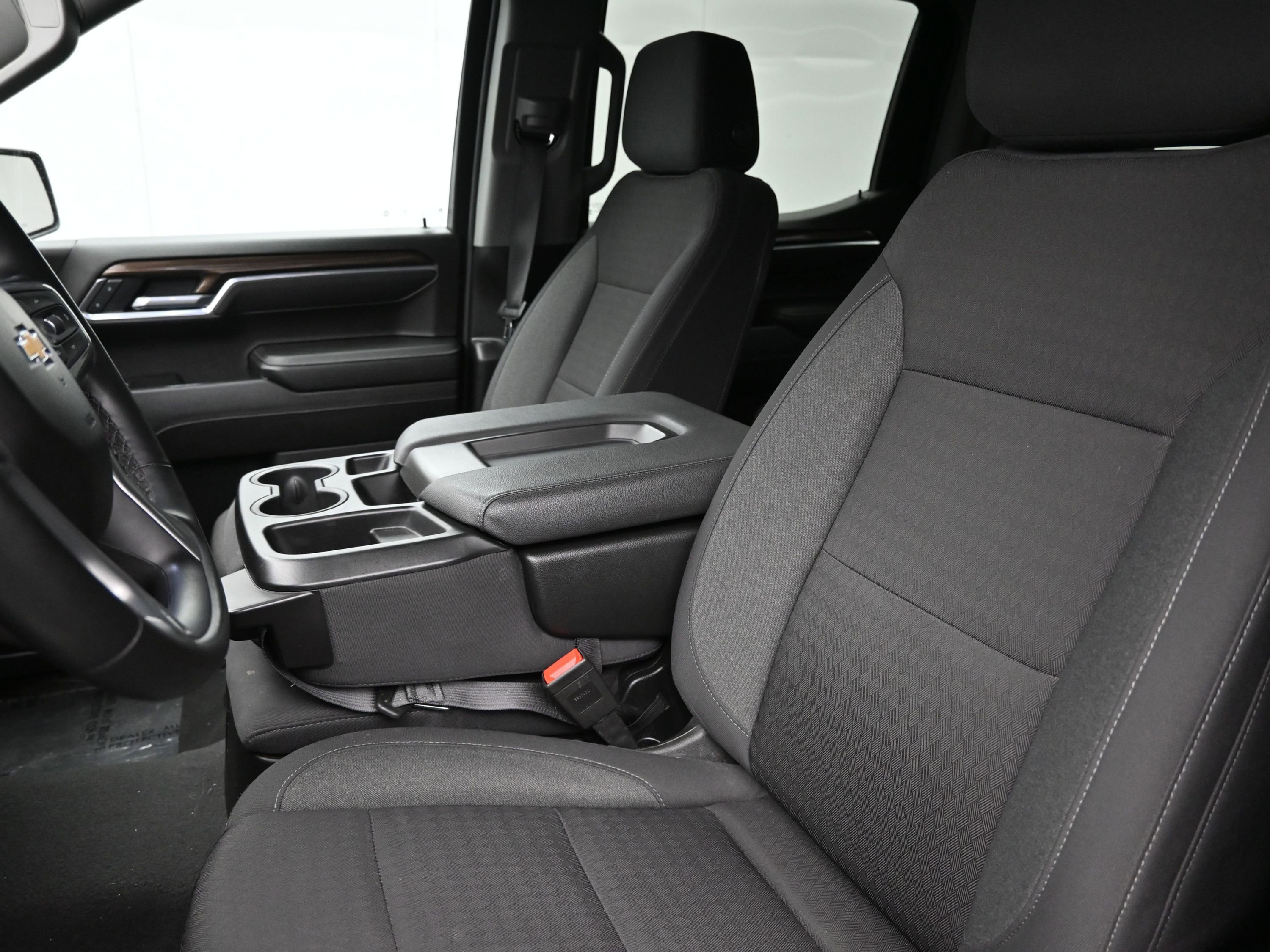 Used 2025 Chevrolet Silverado 1500 LT image 11