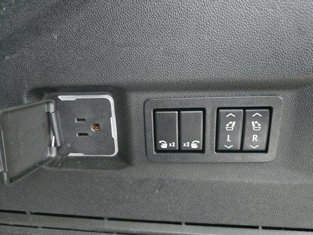 Used 2021 Chevrolet Tahoe Z71 w/ Z71 Signature Package image 17