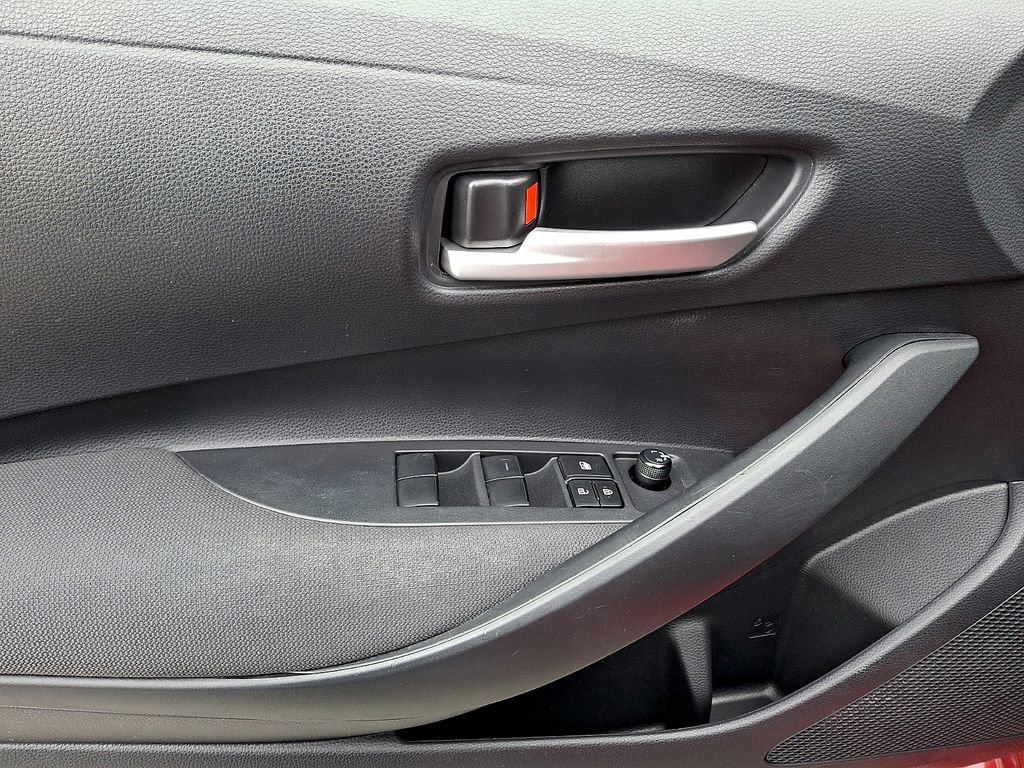 Used 2020 Toyota Corolla LE image 12