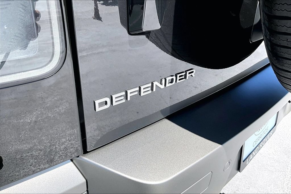 New 2026 Land Rover Defender 110 S AWD/4WD image 9