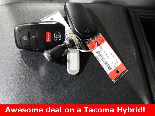 New 2025 Toyota Tacoma TRD Sport image 14