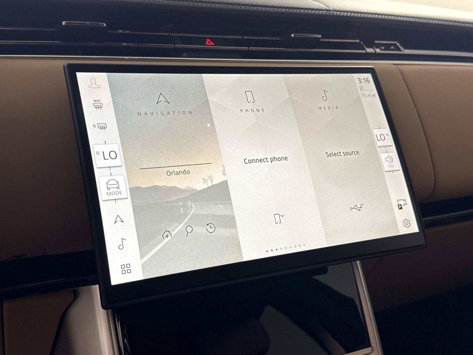 New 2026 Land Rover Range Rover Autobiography AWD/4WD image 25