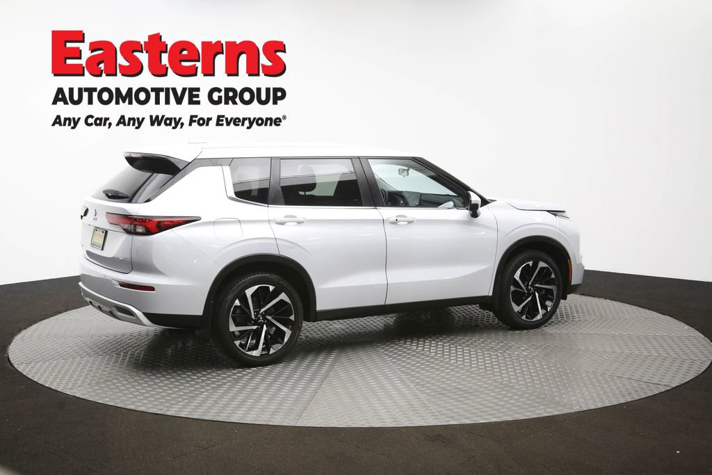 Used 2024 Mitsubishi Outlander SE image 42
