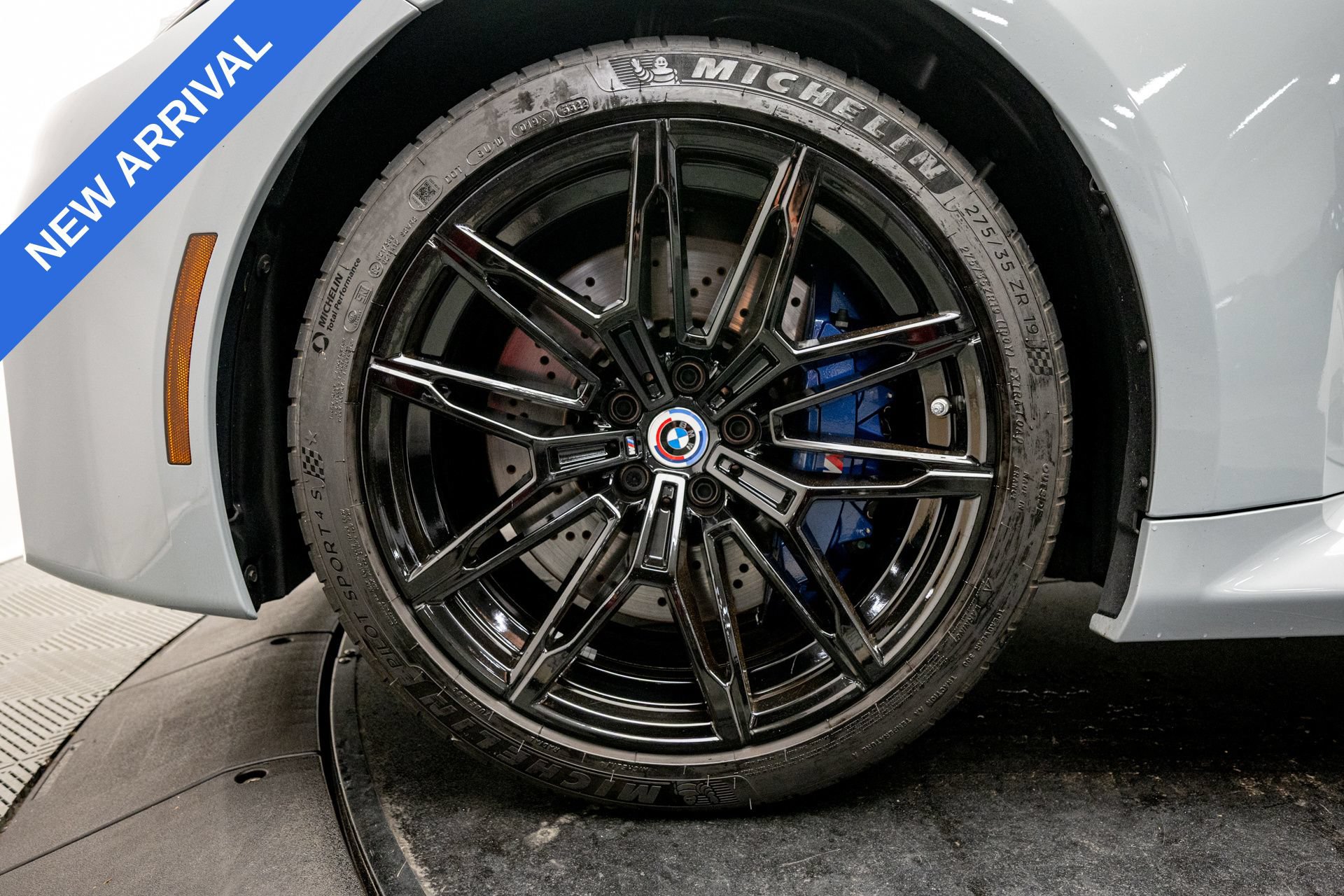 Used 2023 BMW M2 w/ Lighting Package RWD image 35