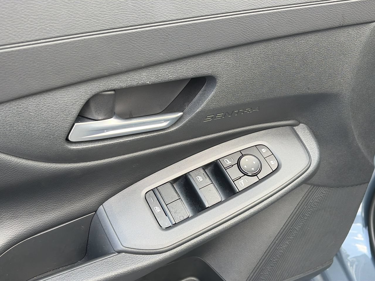 Used 2026 Nissan Sentra SV w/ SV Convenience Package FWD image 24
