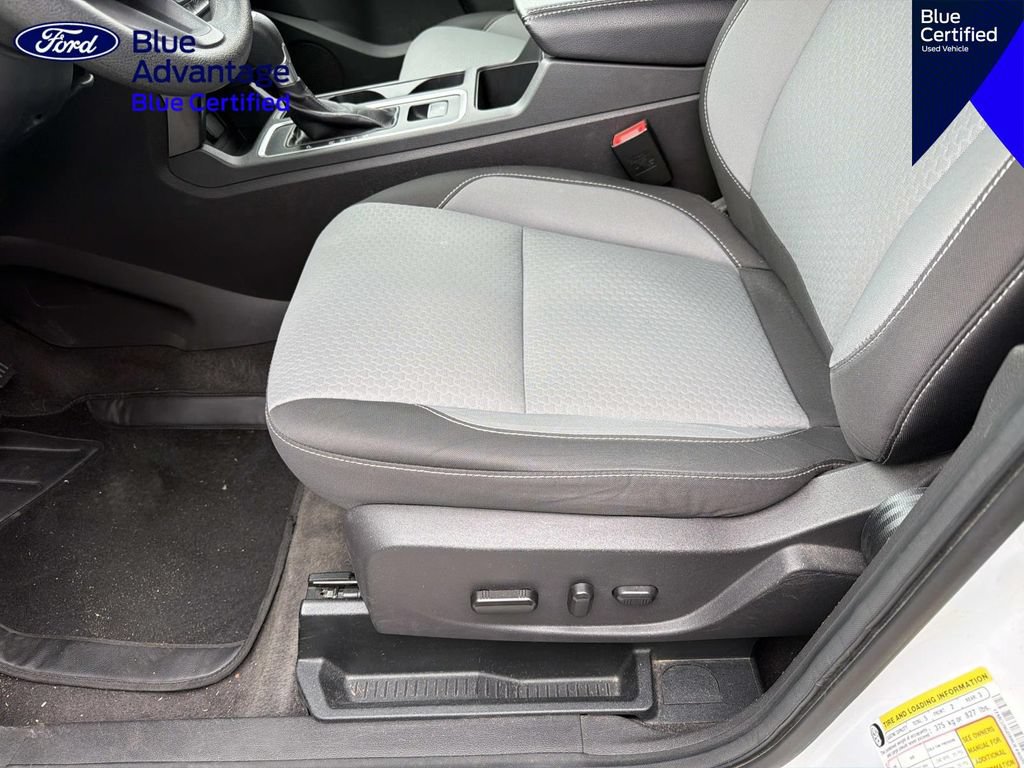 Used 2017 Ford Escape SE AWD/4WD image 18