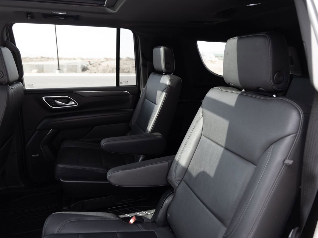 Used 2022 Chevrolet Suburban Z71 w/ Luxury Package AWD/4WD image 19