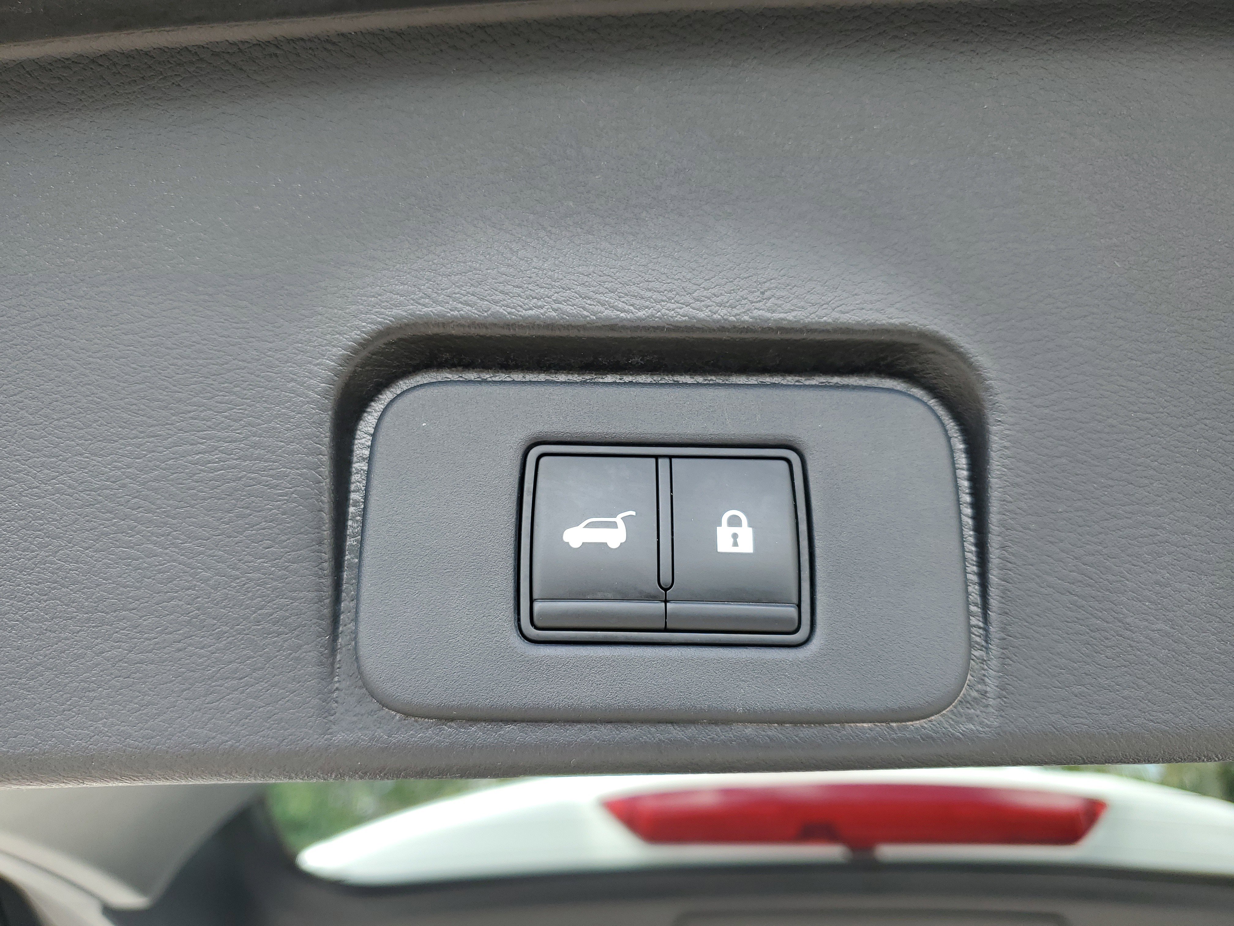 Certified 2022 Nissan Rogue SV w/ SV Premium Package image 16