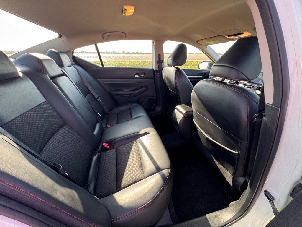 Used 2023 Nissan Altima 2.5 SR image 14