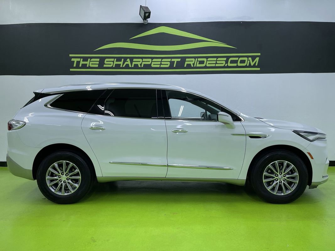 Used 2023 Buick Enclave Essence FWD image 11