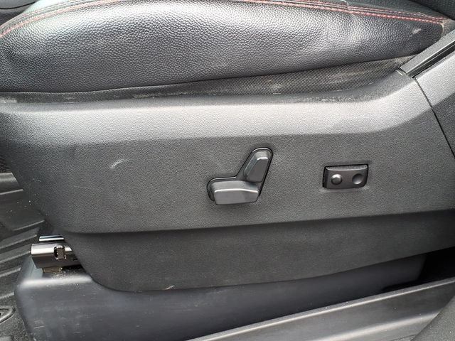 Used 2017 Dodge Grand Caravan GT w/ Safety Sphere Group FWD image 16