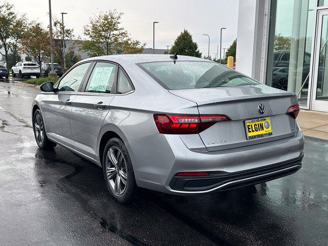 Used 2023 Volkswagen Jetta SE FWD image 6