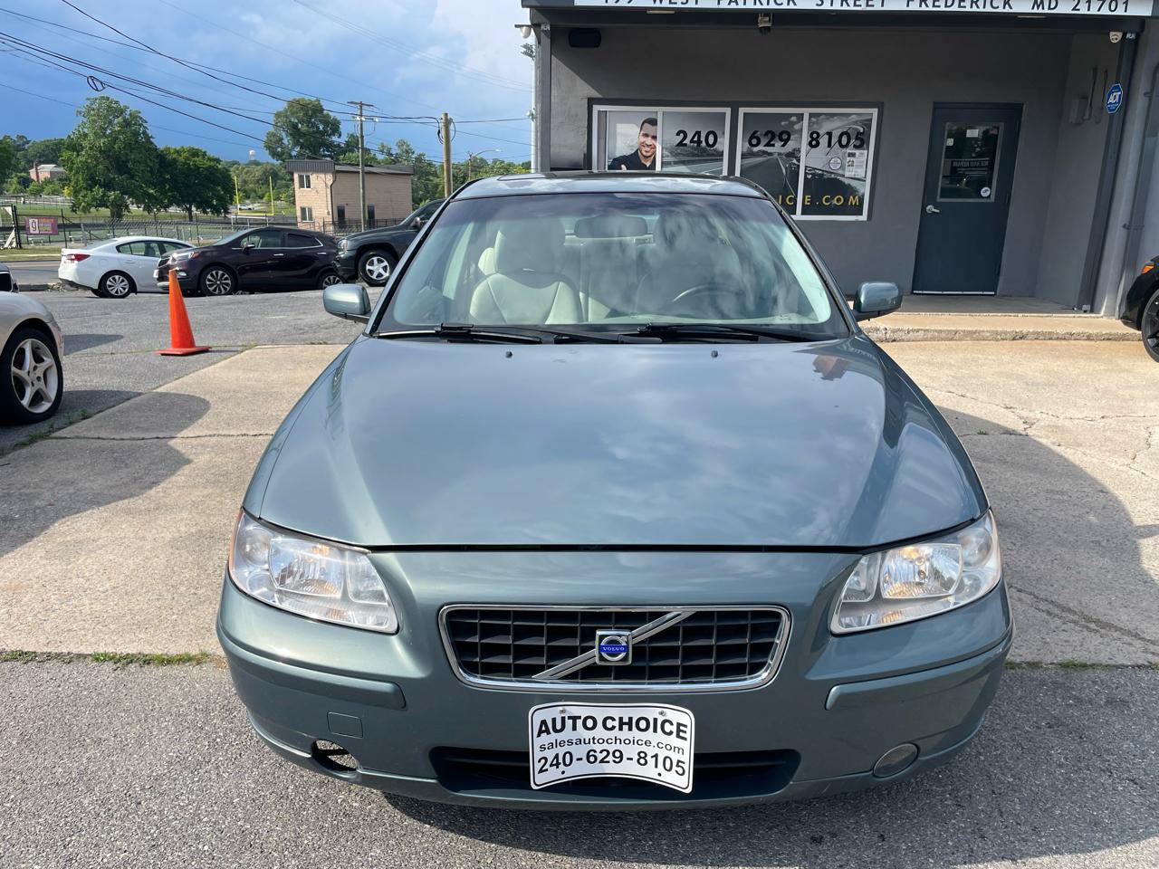 Used 2005 Volvo S60 2.5T FWD image 2
