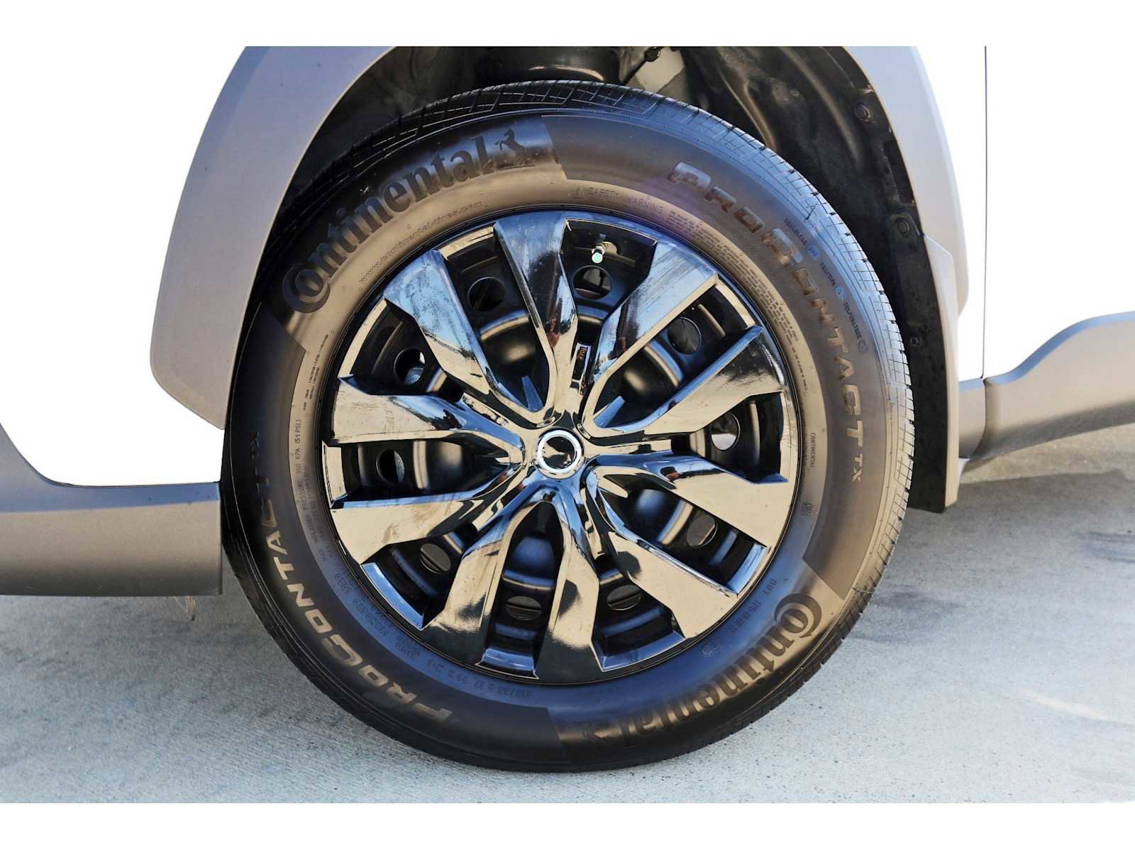 Used 2025 Toyota Corolla Cross L image 28