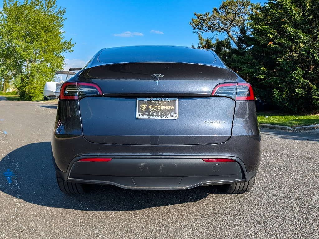 Used 2024 Tesla Model Y Long Range AWD/4WD image 6