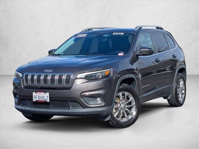 Used 2019 Jeep Cherokee Latitude Plus w/ Comfort/Convenience Group