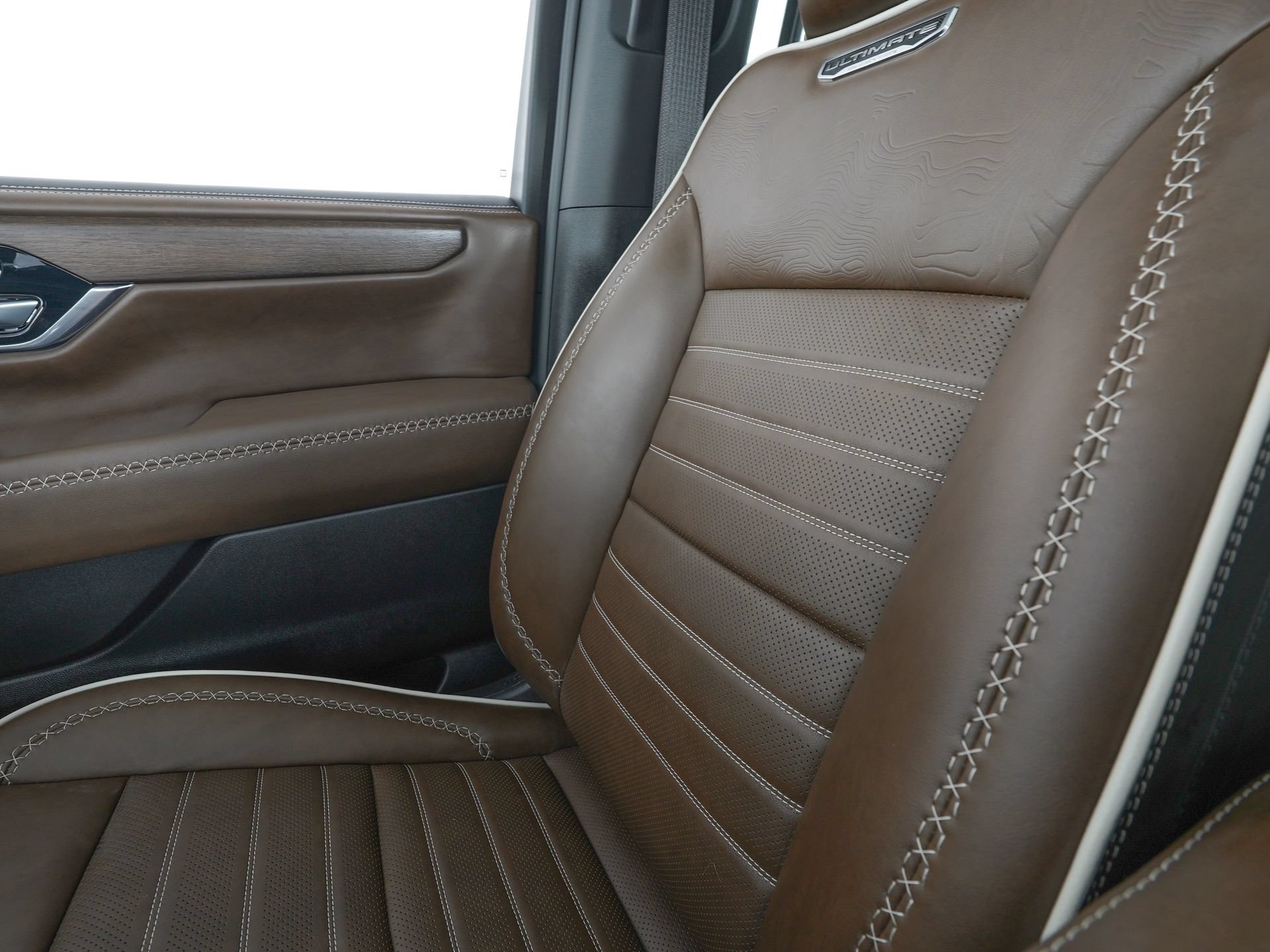 Used 2026 GMC Yukon XL Denali Ultimate w/ LPO, Floor Liner Package AWD/4WD image 31