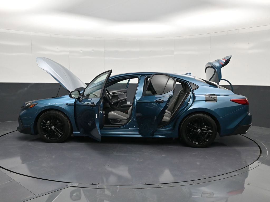 Used 2025 Toyota Camry SE w/ Convenience Package image 33