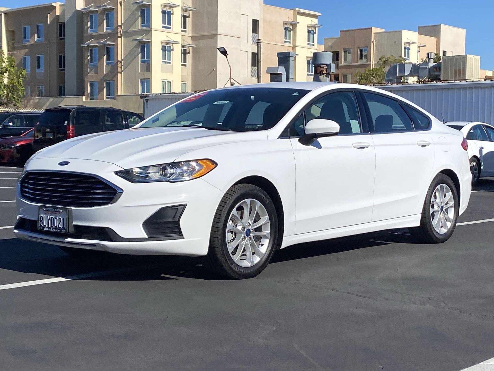 Used 2019 Ford Fusion SE image 2