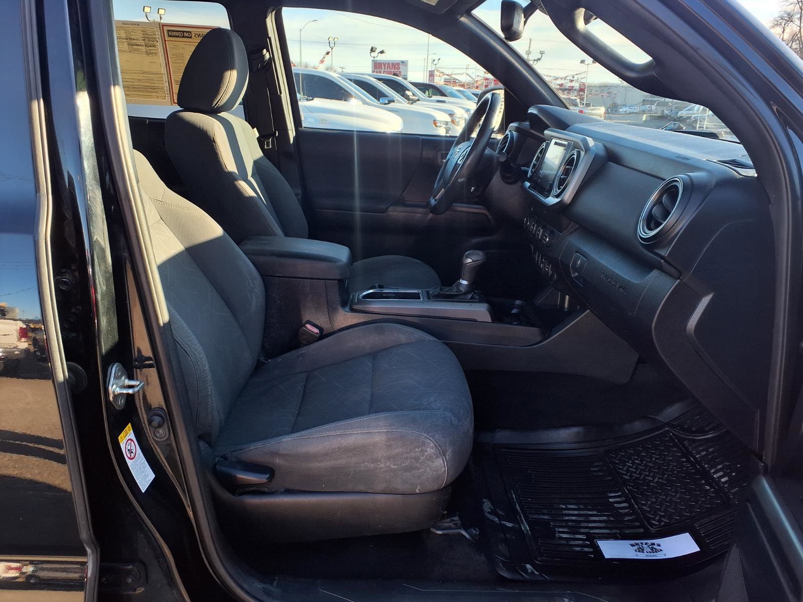 Used 2019 Toyota Tacoma TRD Off-Road w/ Technology Package AWD/4WD image 15