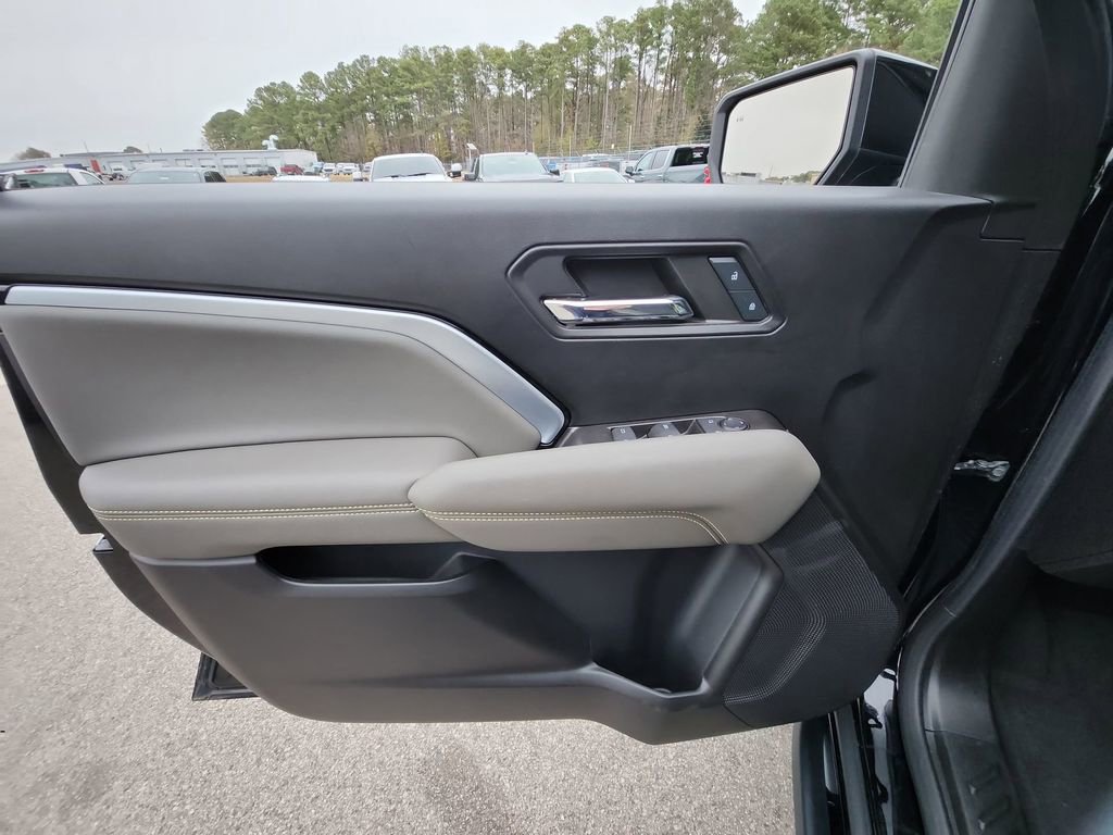 Used 2024 Chevrolet Colorado ZR2 w/ Technology Package image 26