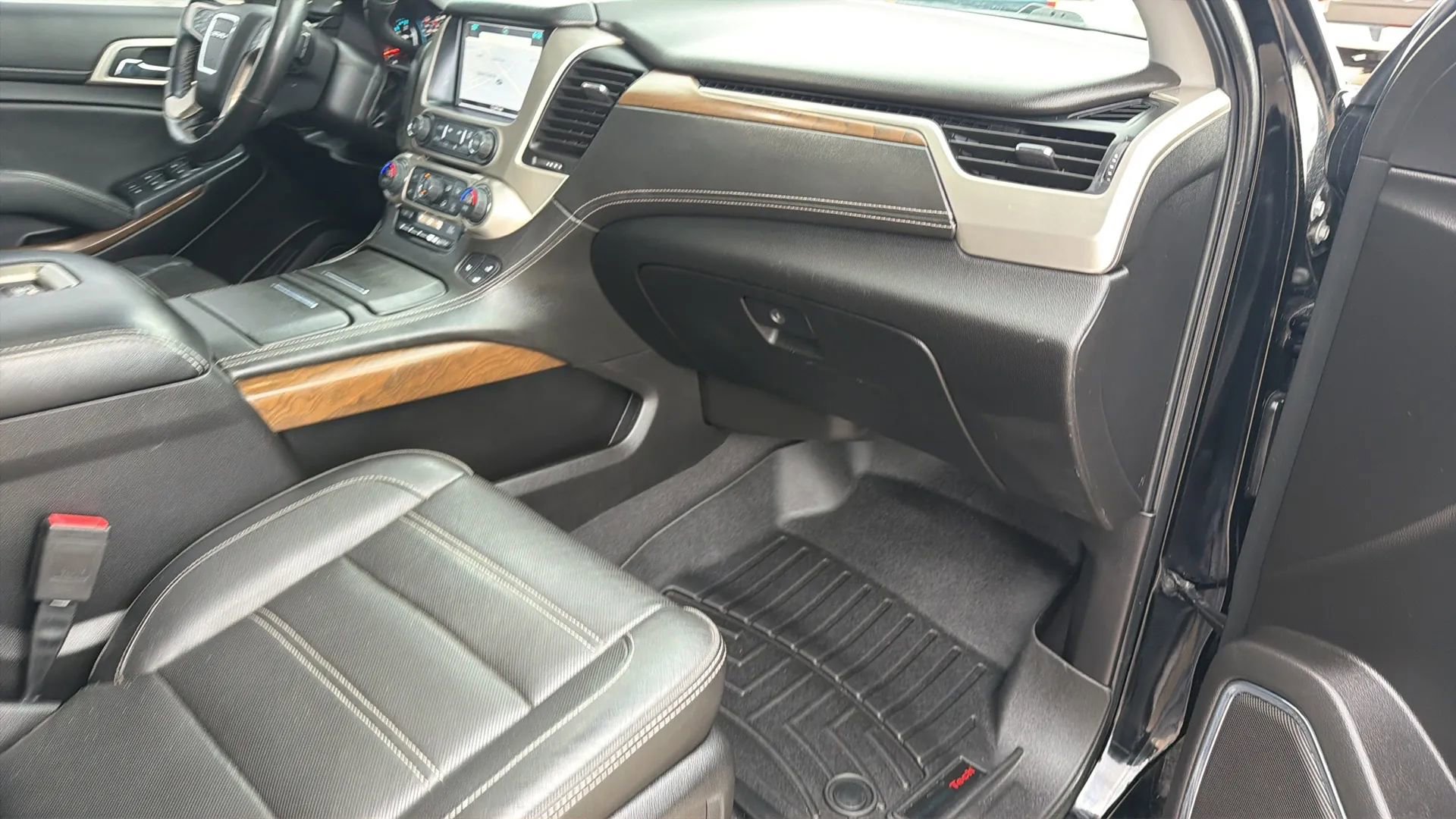 Used 2019 GMC Yukon Denali w/ Denali Ultimate Package image 85