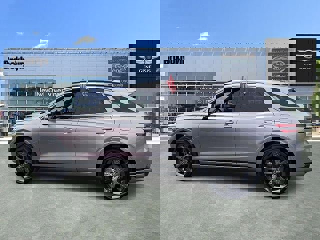 Used 2024 Genesis GV70 3.5T Sport w/ Sport Advanced Package image 10