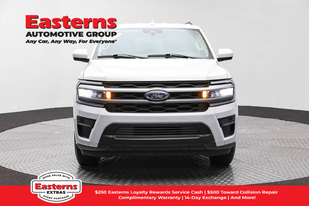 Used 2024 Ford Expedition Max XLT RWD image 3