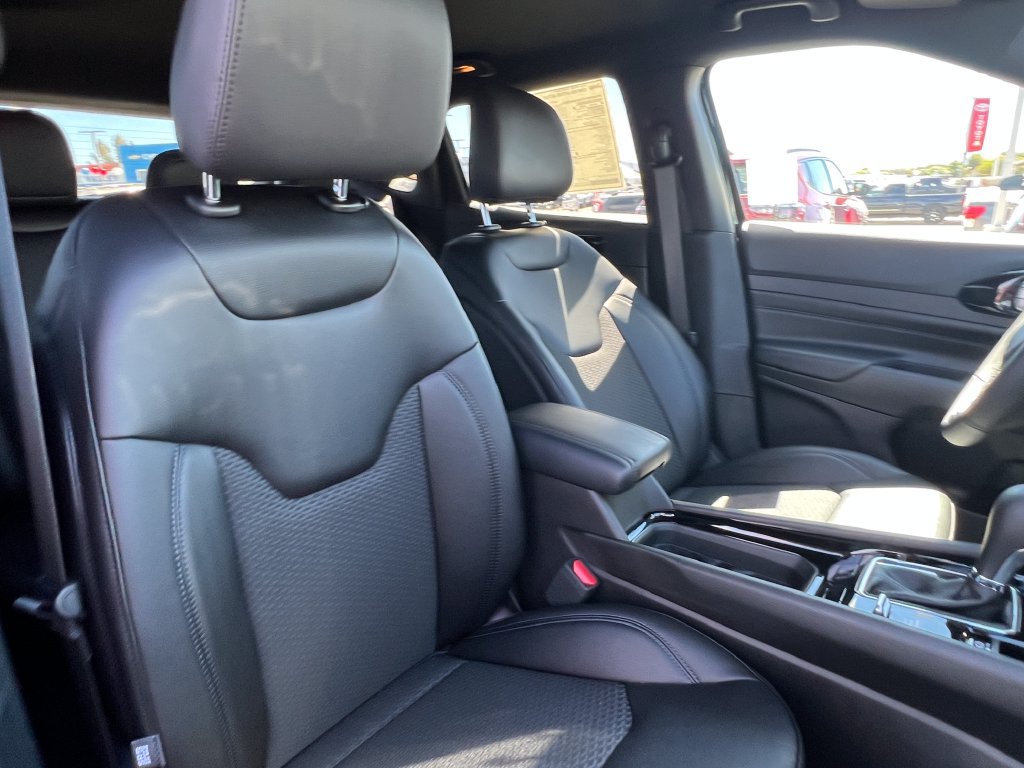 New 2026 Jeep Compass Latitude AWD/4WD image 14