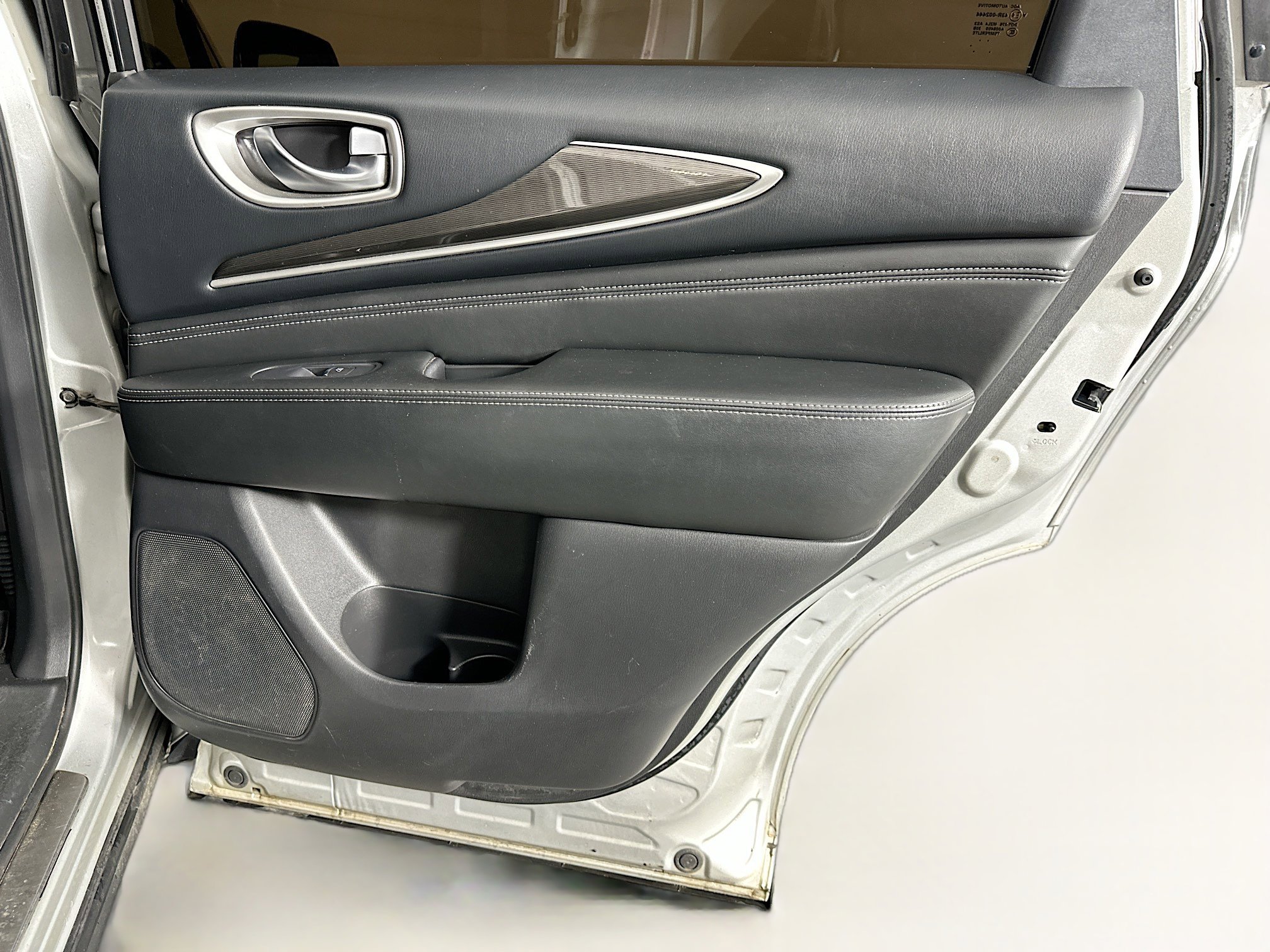 Used 2017 INFINITI QX60 Luxe w/ Premium Plus Package image 34