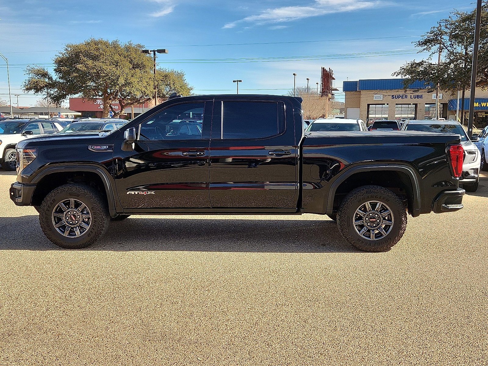 Used 2024 GMC Sierra 1500 AT4X image 2