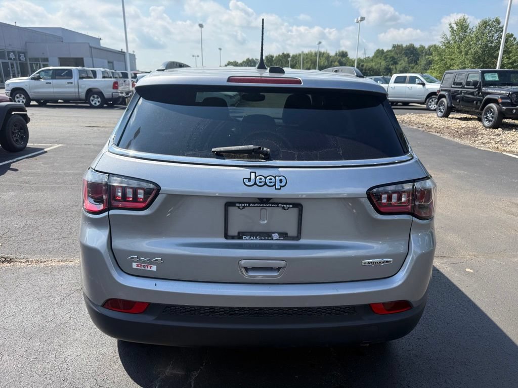 Used 2024 Jeep Compass Latitude AWD/4WD image 5
