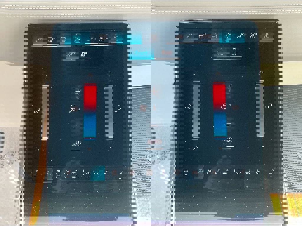 New 2025 Cadillac Escalade Sport Platinum w/ LPO, ONYX Package image 16