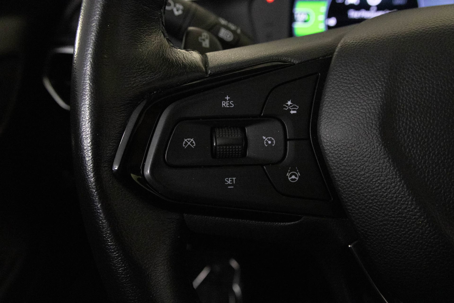 Used 2022 Chevrolet Bolt EUV Premier w/ Sun & Sound Package image 29