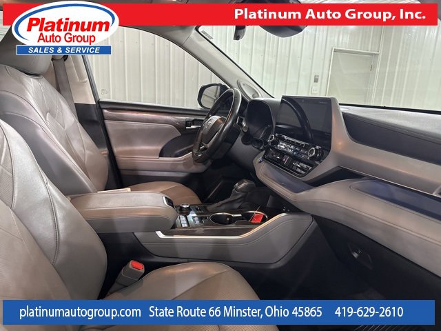 Used 2022 Toyota Highlander Platinum image 41