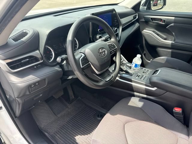 Used 2023 Toyota Highlander L AWD/4WD image 24