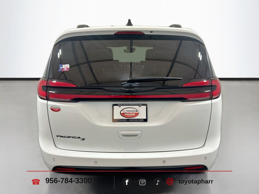 Used 2024 Chrysler Pacifica Touring-L w/ S Appearance Package FWD image 6