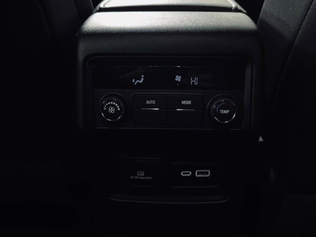 Used 2023 GMC Acadia SLE w/ Driver Convenience Package image 24