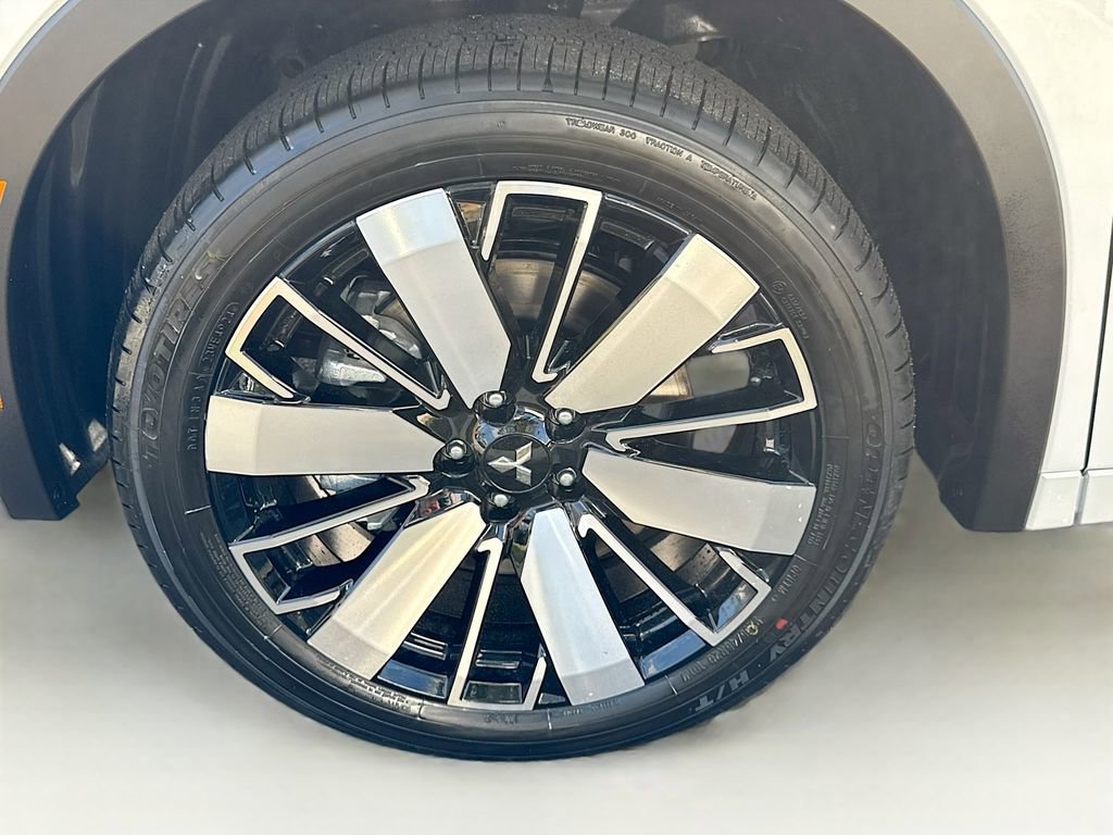 Used 2025 Mitsubishi Outlander SEL image 36
