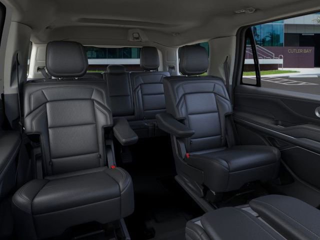New 2026 Lincoln Navigator Premiere image 11