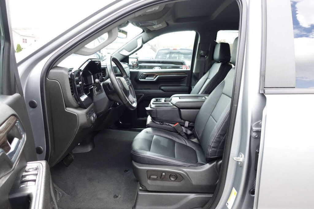 Used 2023 Chevrolet Silverado 1500 LT AWD/4WD image 19