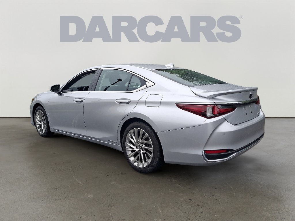 Used 2021 Lexus ES 300h w/ Accessory Package FWD image 4