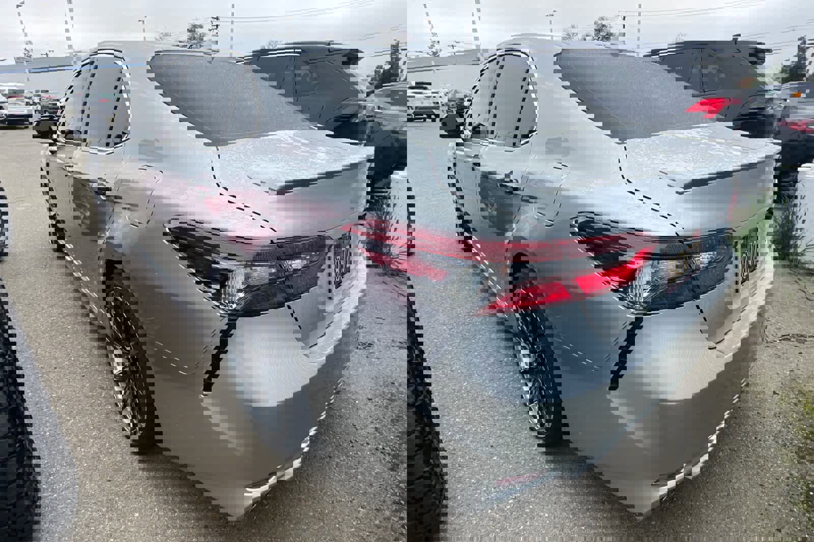 Used 2021 Toyota Camry SE image 4