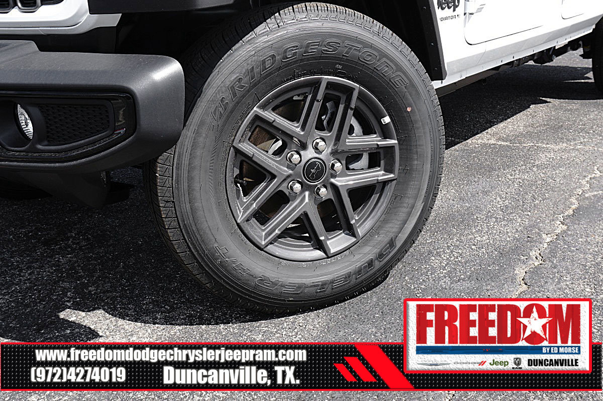 New 2025 Jeep Gladiator Sport image 9