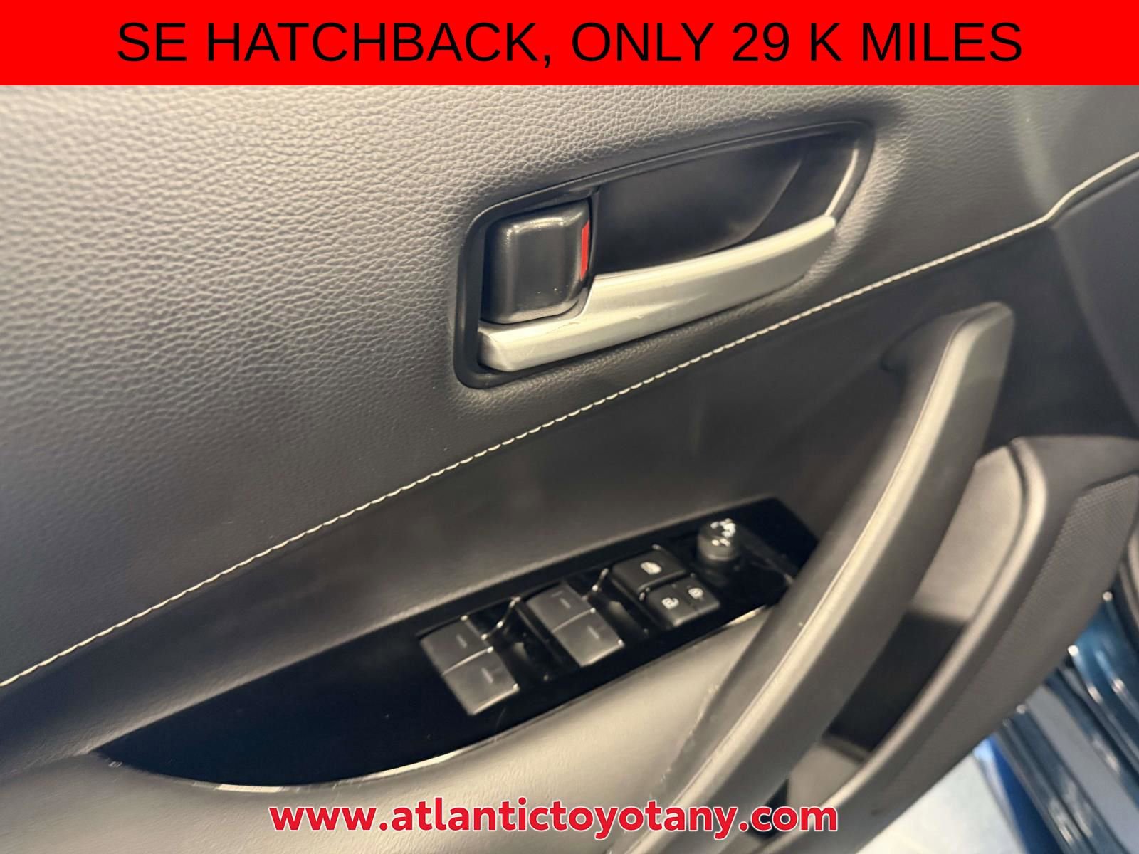 Used 2022 Toyota Corolla SE w/ SE Preferred Package image 15