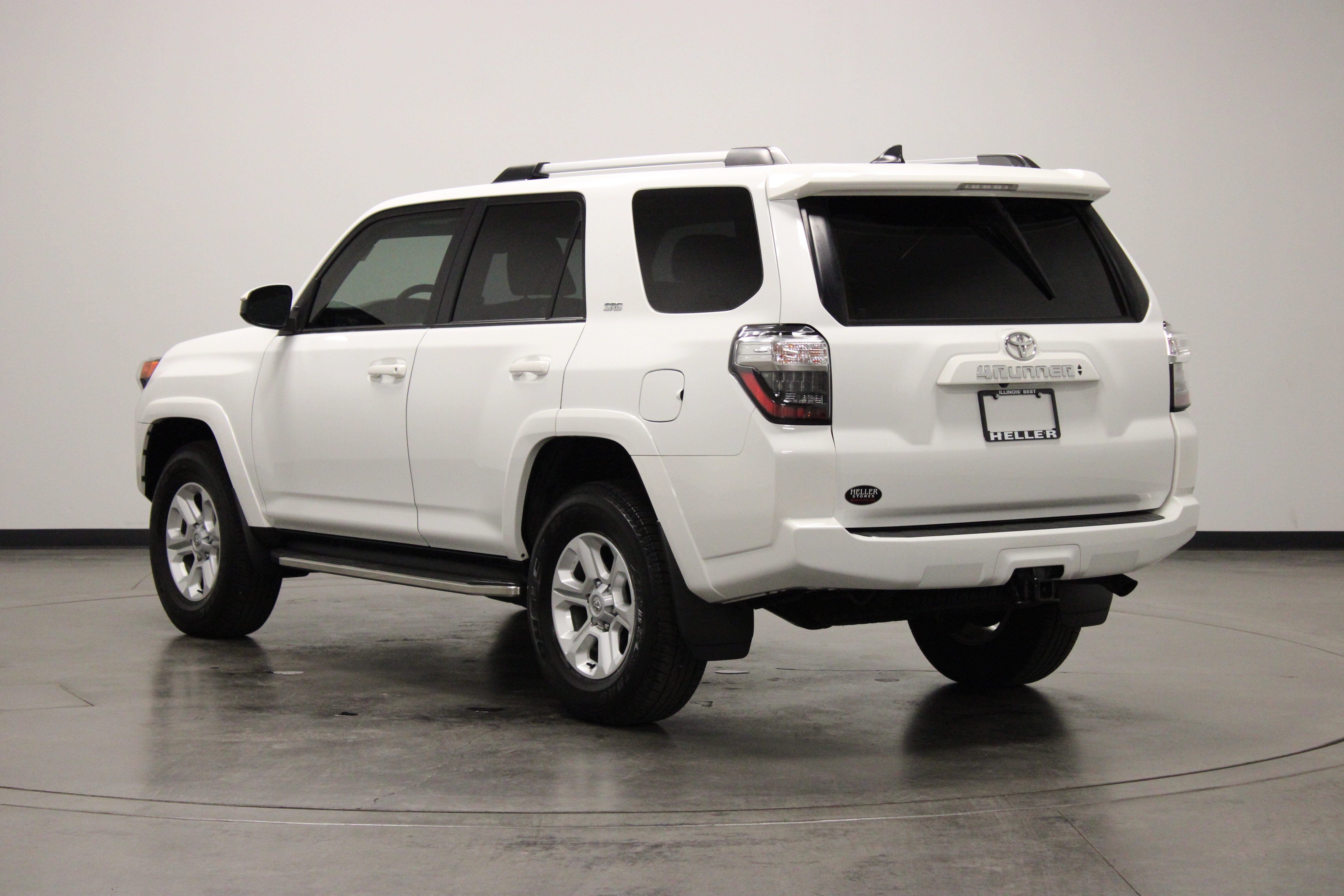 Used 2024 Toyota 4Runner SR5 AWD/4WD image 6
