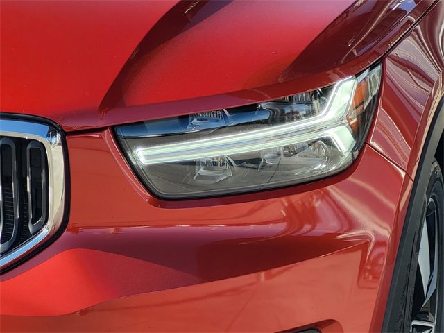 Used 2019 Volvo XC40 T5 Momentum image 39